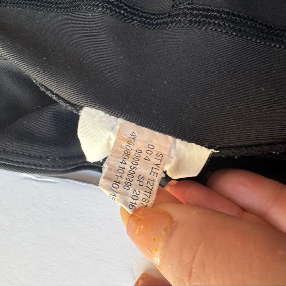 Womans under armour compression capri - Picture 6 of 6